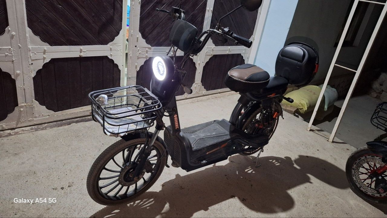 Skutervelo Finiks