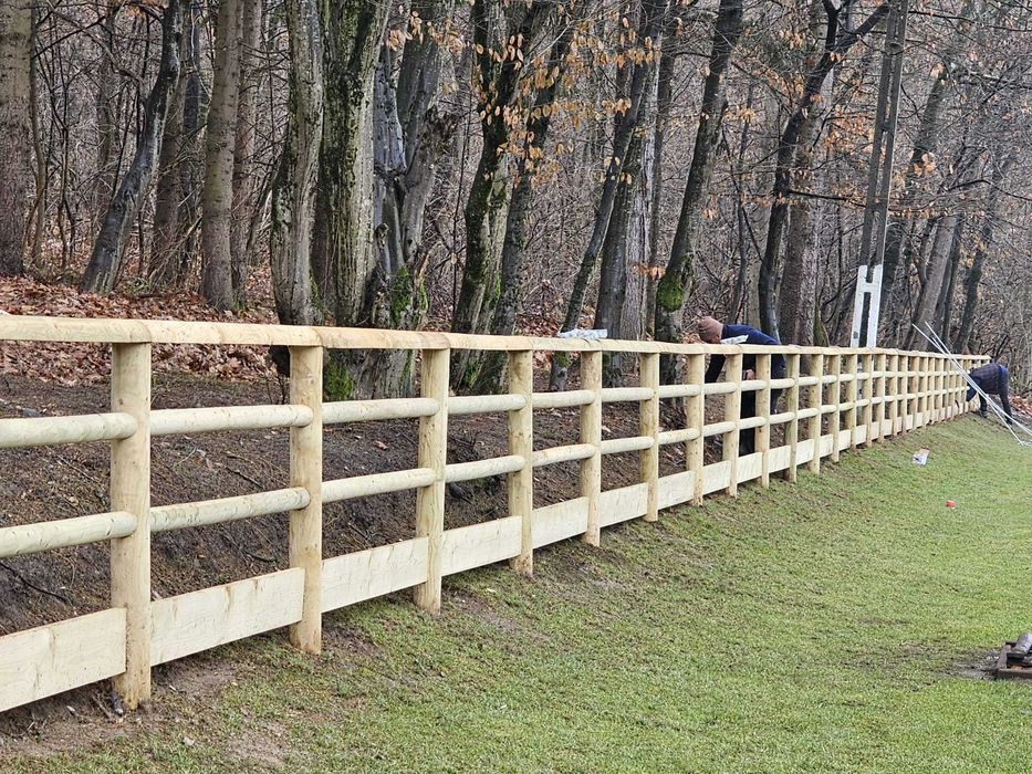 Garduri si porti din lemn rotund