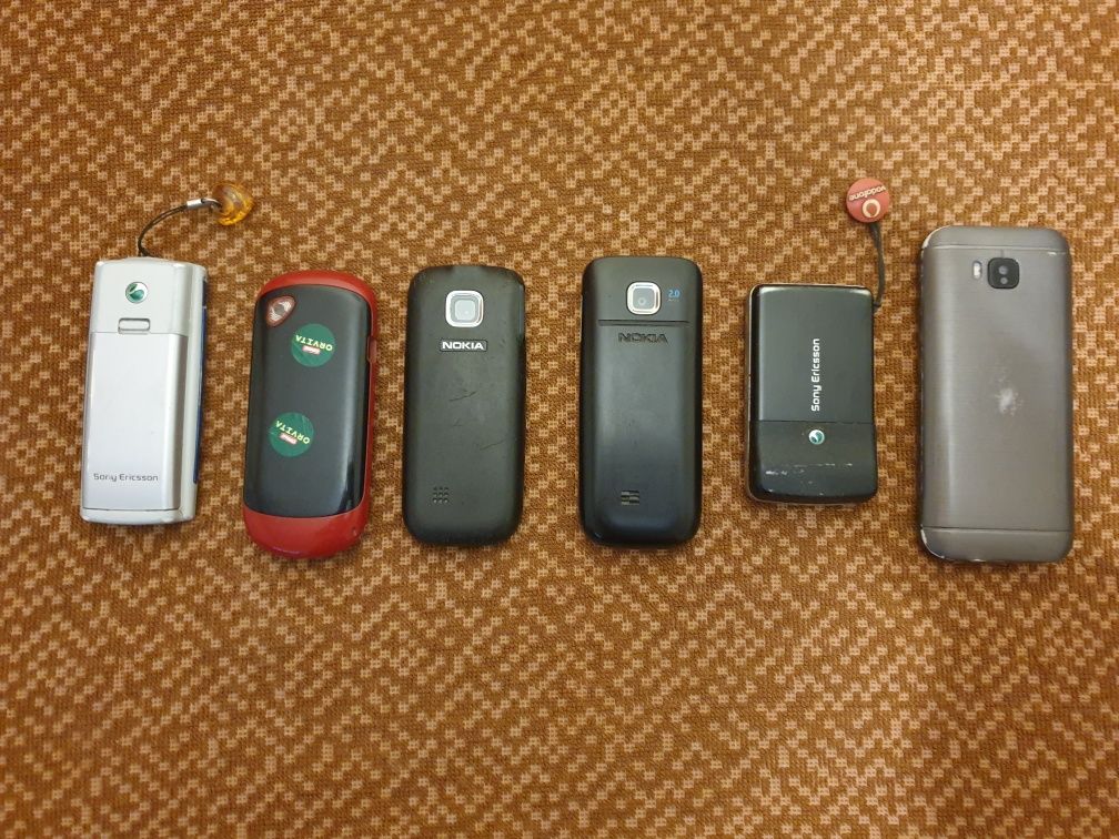 Telefoane cu taste , cu incarcatoare , stare bună