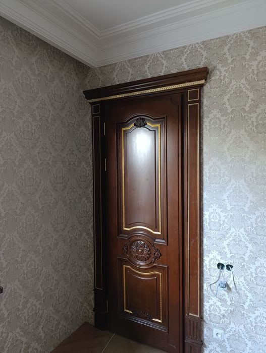 Yangi eshiklar qoyilmagan