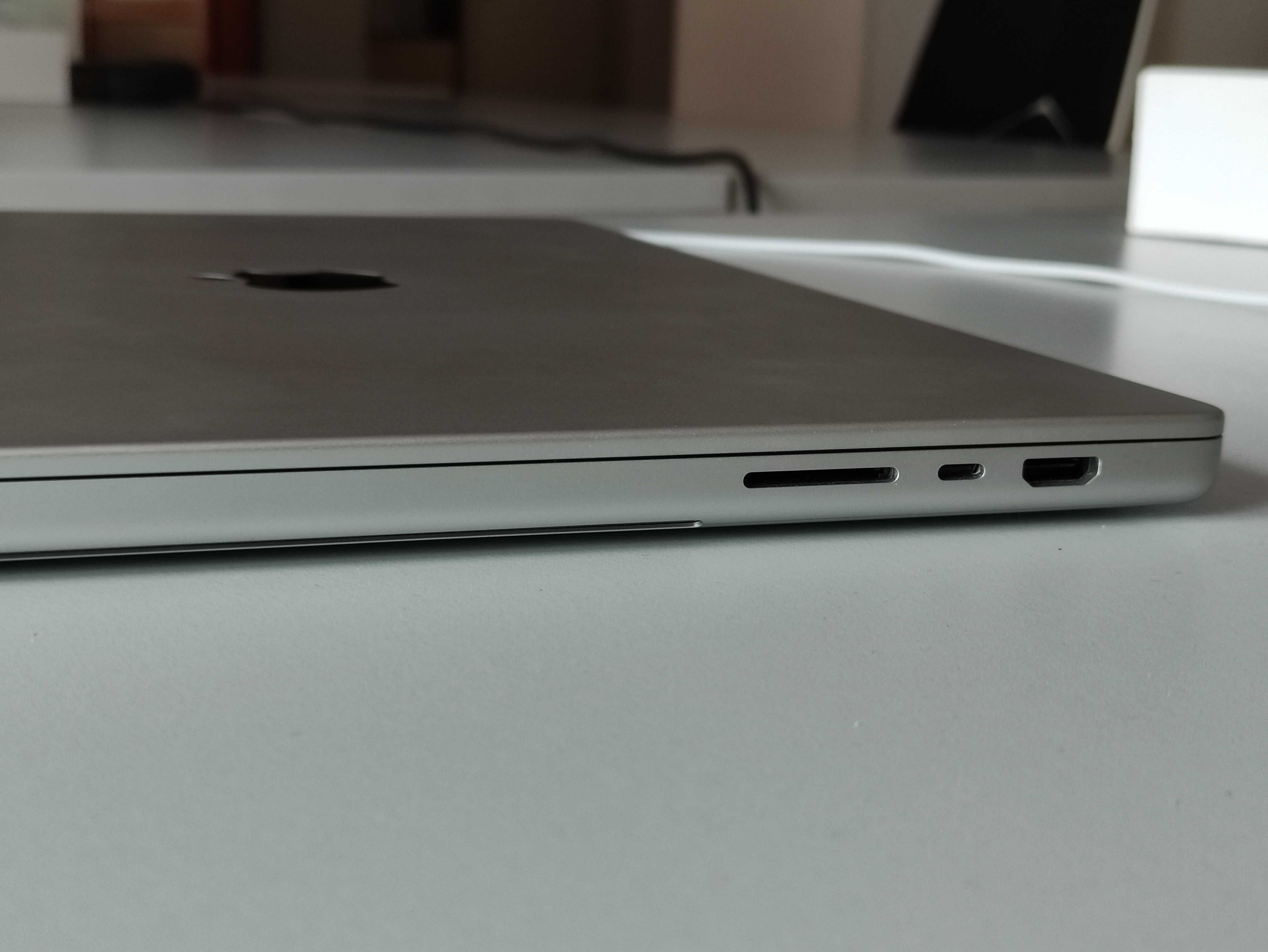MacBook Pro 2023 | M3 Pro | 36GB | 1TB | 100% Батерия