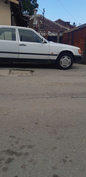 Мерцедес-W124 200-E  За части