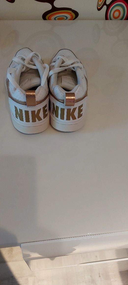 Дамски маратонки Nike