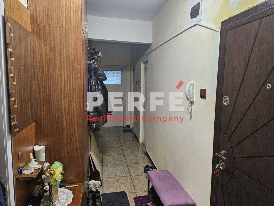 Продава се Четиристаен апартамент в Бургас, Център - 95 кв.м за 2053 €/кв.м - Снимка #5