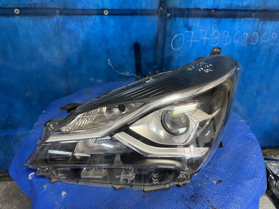 Far stanga Toyota Yaris facelift lupa 2018/2019/2020
