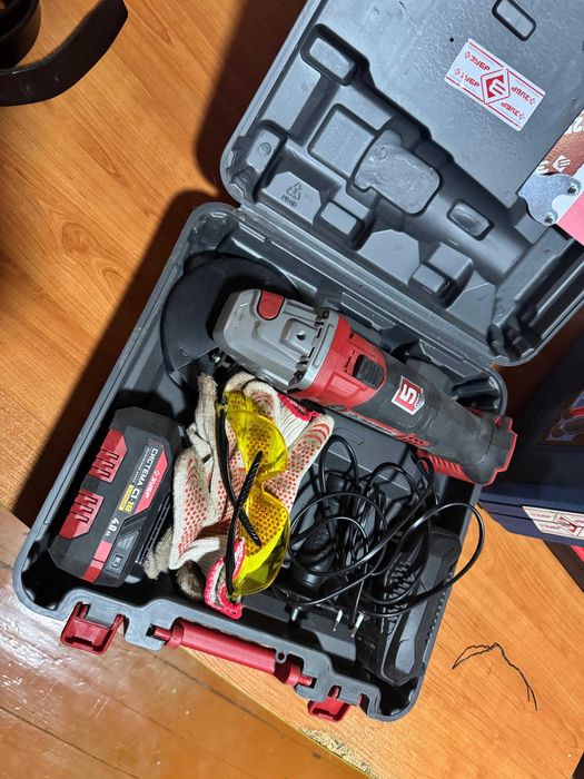 Аккумуляторная болгарка Зубр