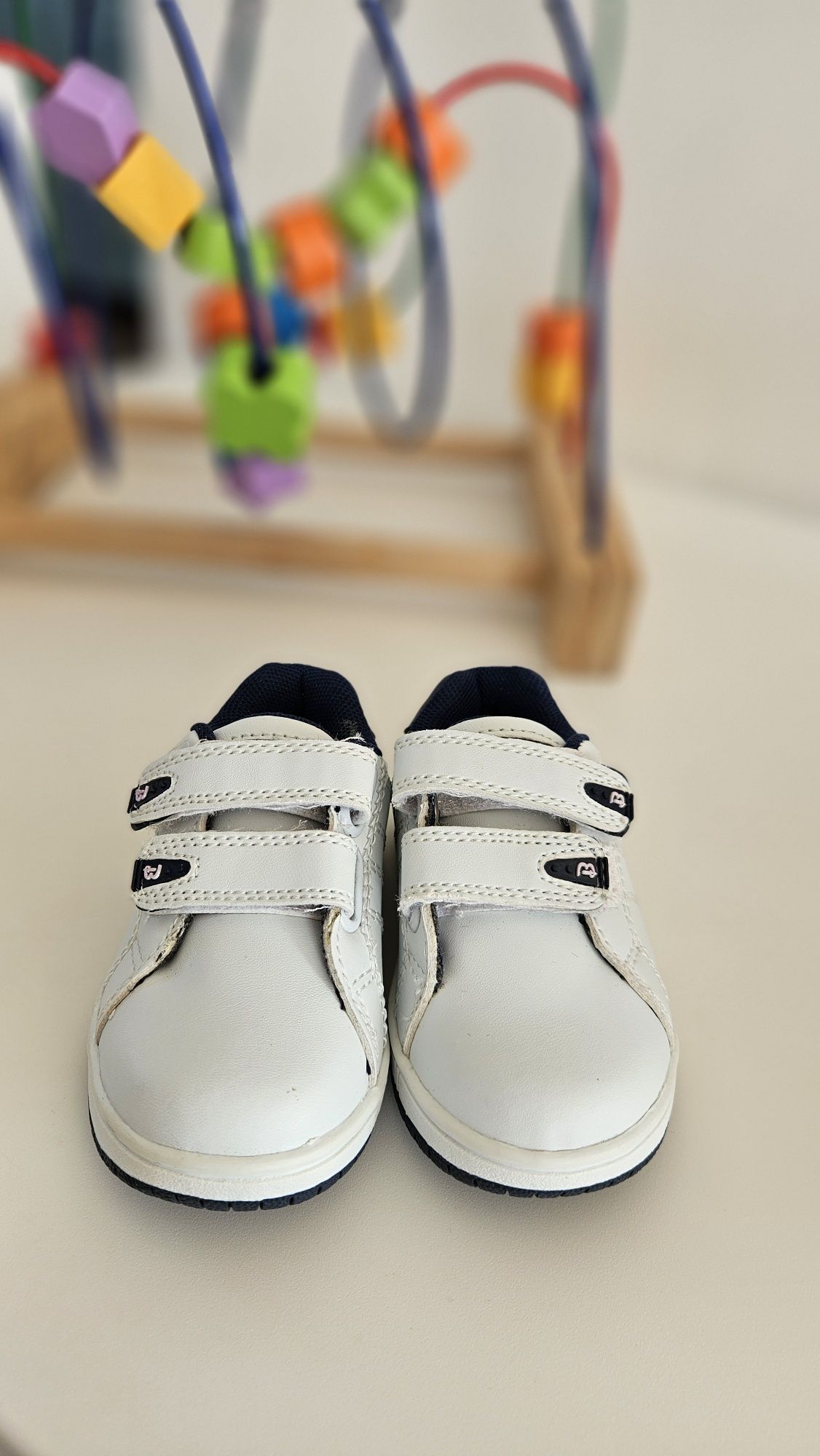 Adidași noi cu scai 13 cm interior