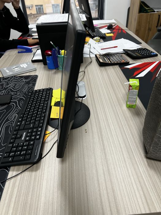 Монитор для офиса