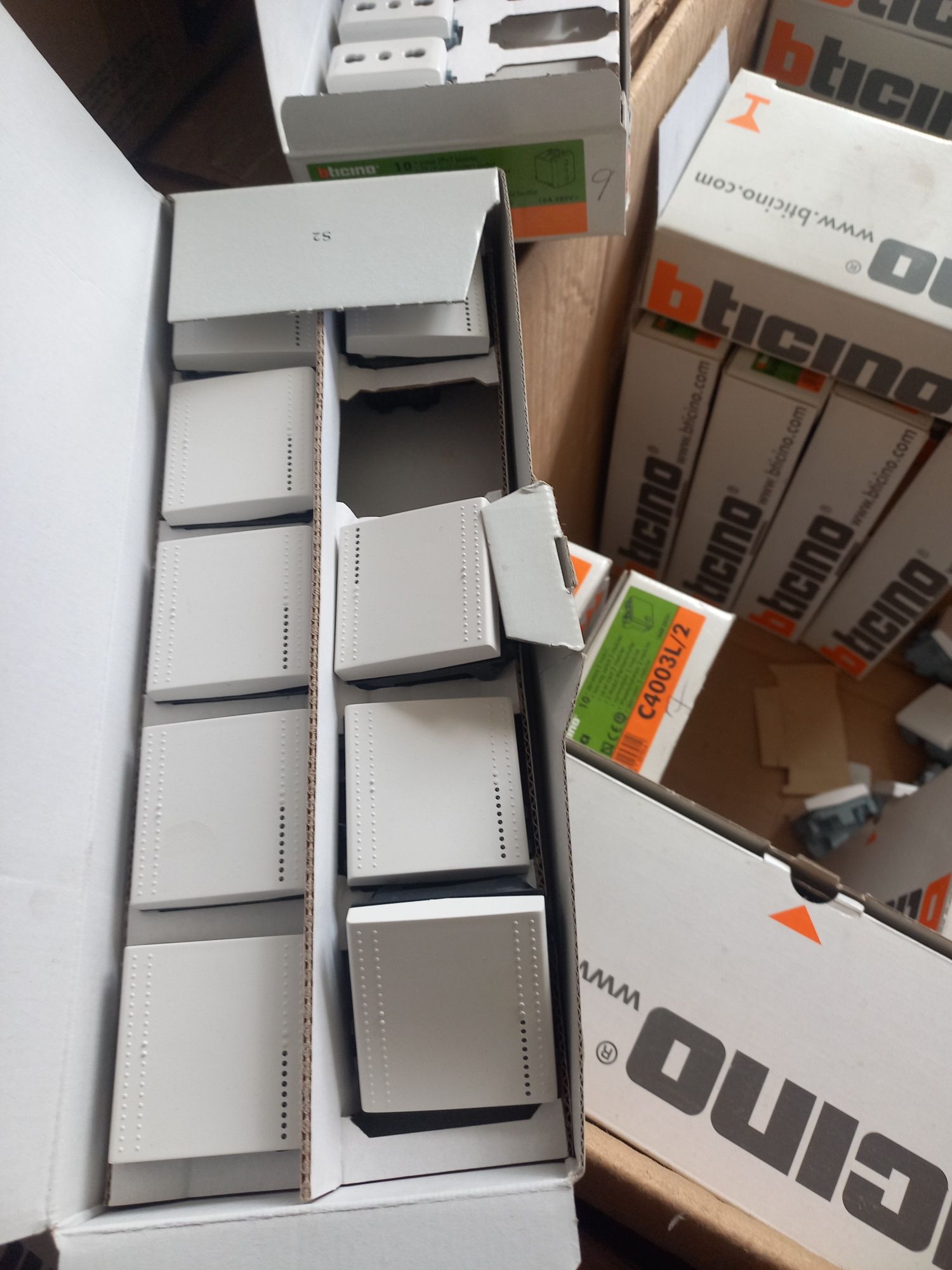 Intrerupatoare Bticino Light 2 module cap scara, cod N4004L/2