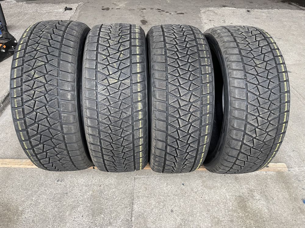 4 anvelope de iarna 275/50/22 Bridgestone