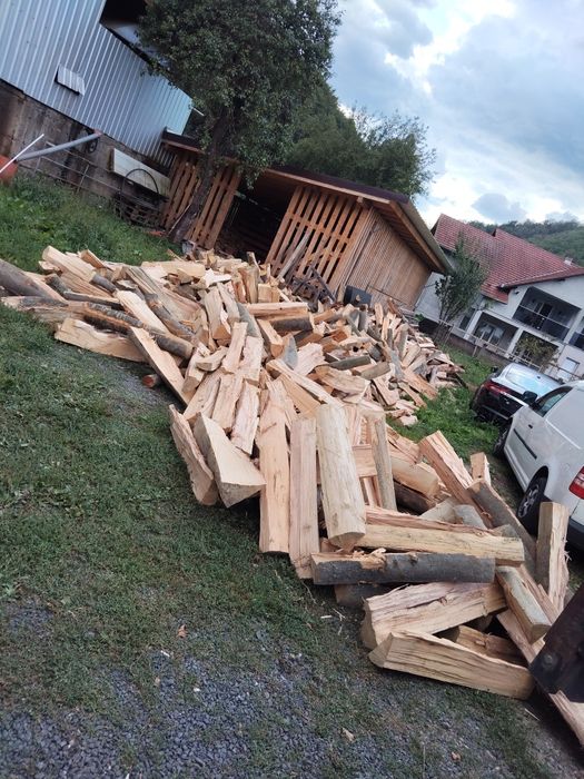 Vând lemn pentru foc de fag crăpate !
