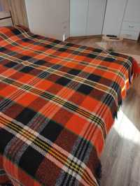 Родопски одеяла в оранжево и черно