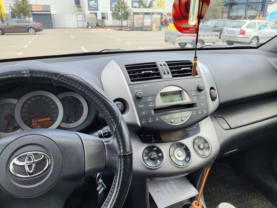 Vând Toyota rav 4
