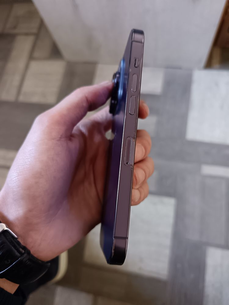 Телефон Iphone 14 pro
