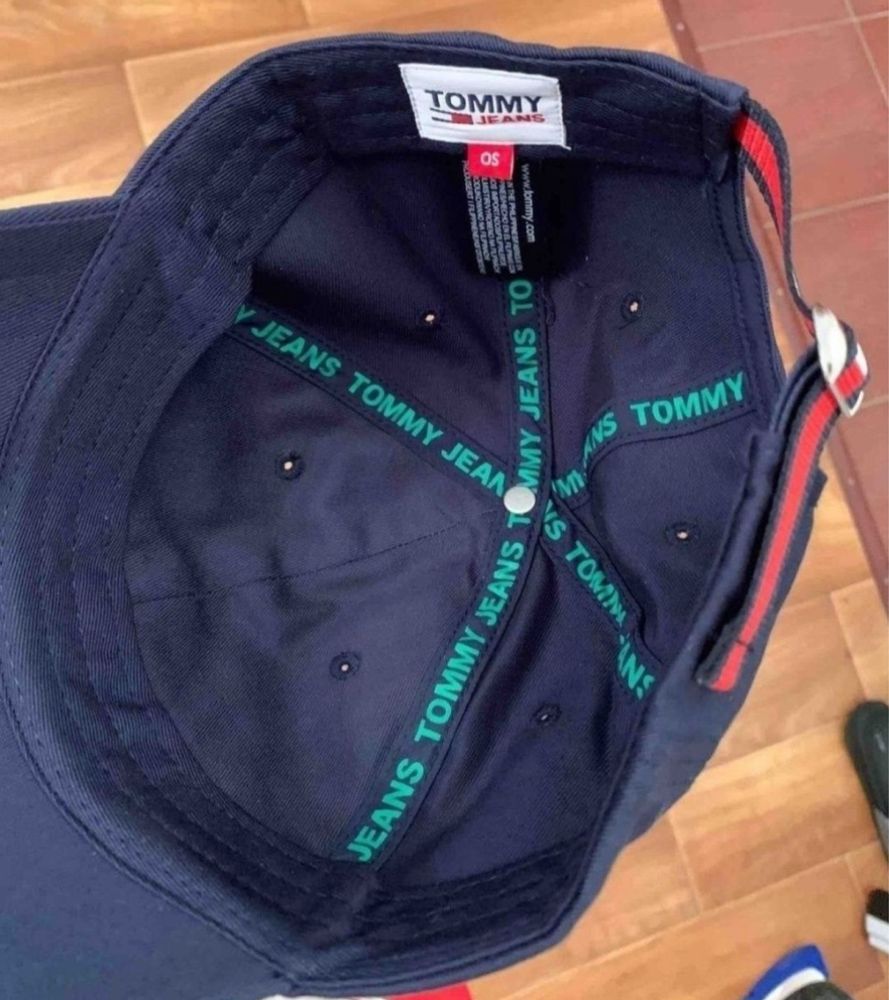 Tommy Hilfinger one size оригинал kangol adidas nike reebok calvin ea7