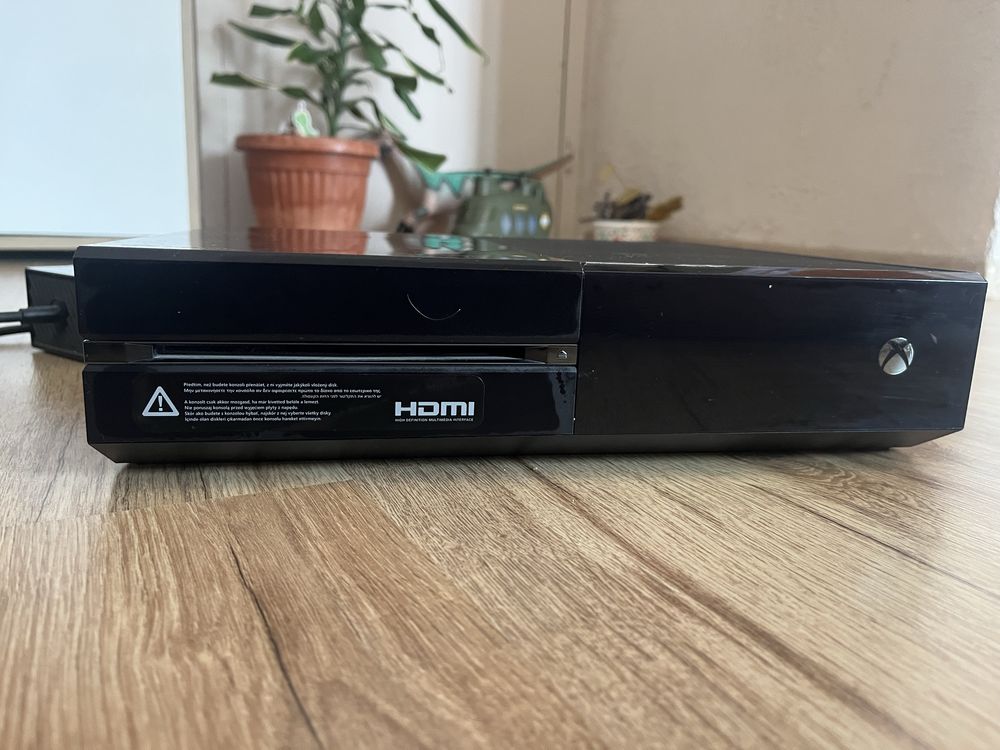 Xbox one 500gb използван в добро състояние