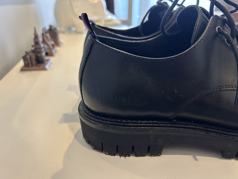 Мъжки обувки Tommy Hilfiger номер 43, UK 9