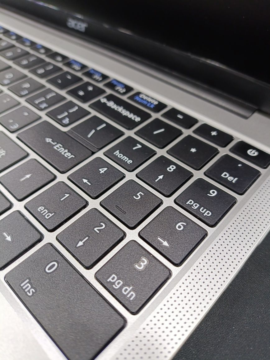 Noutbuk ноутбук Acer aspire 3 core i3 1305U bepul yetkazib beramiz