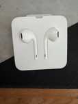 Earbuds слушалки за айфон