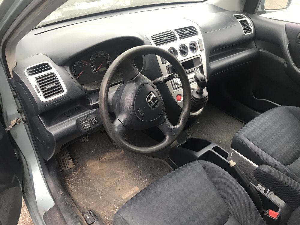 Honda Civic VII 1.4i 90к.с. на части