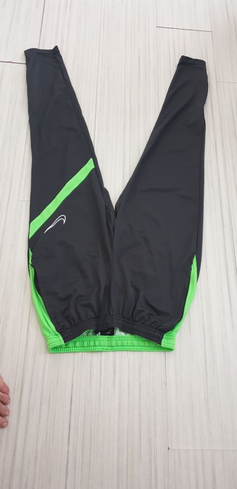 Nike Strike Stretch Mens Pant Size S НОВО! ОРИГИНАЛ! Мъжко Долнище!