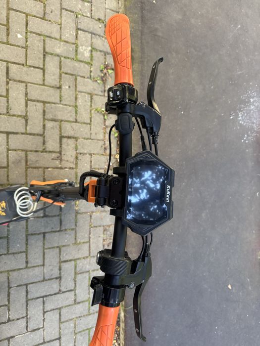 Vând trotinetă electrică KuKirin G2 pro-stare  perfectă