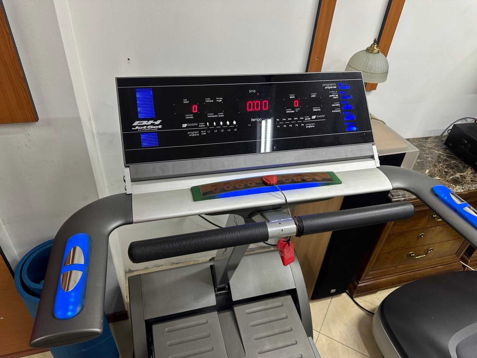 Бягаща пътека BH Fitnes Jet Set New Treadmill Concept