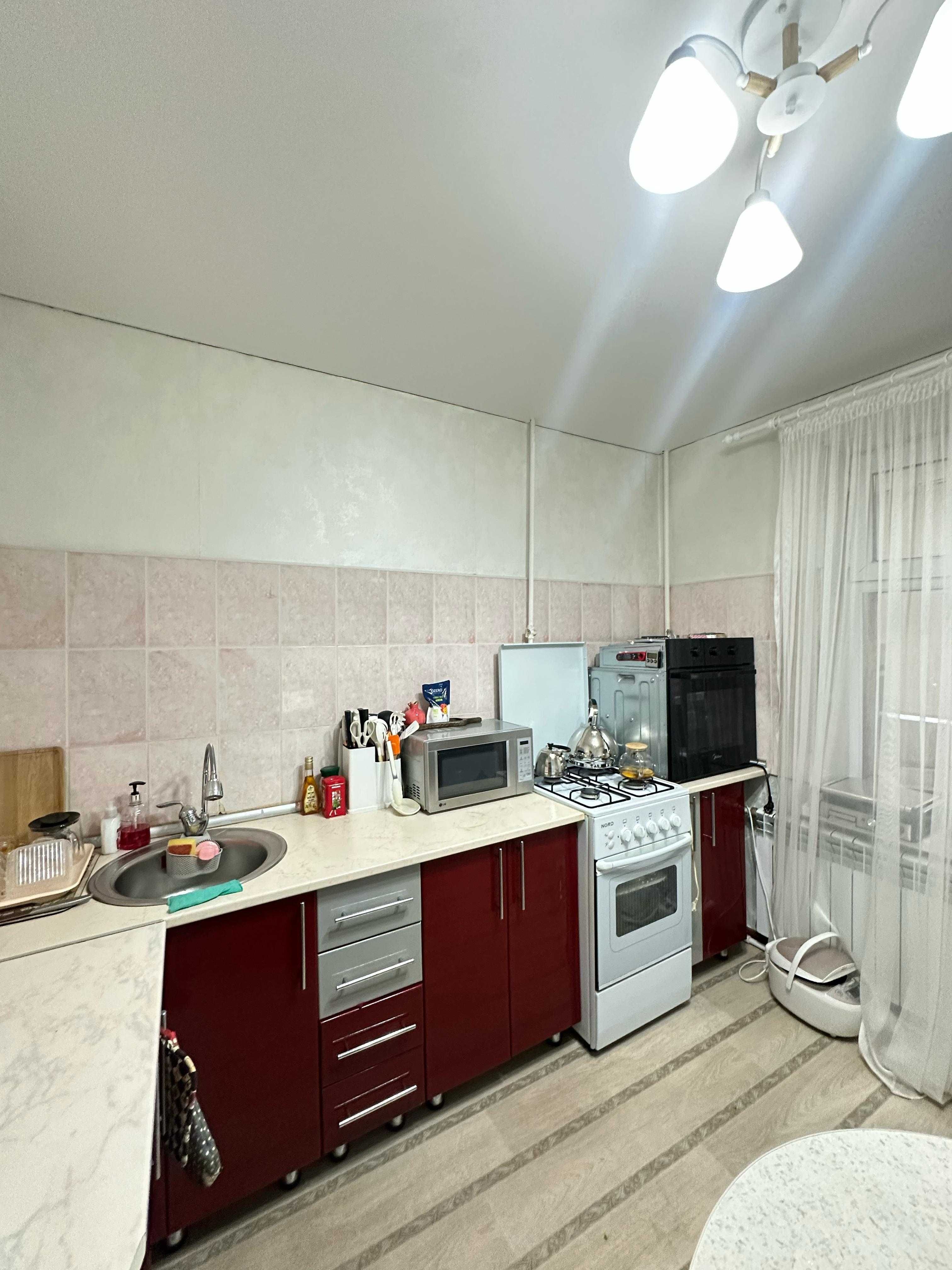 продается 2ком квартира 11 мкр