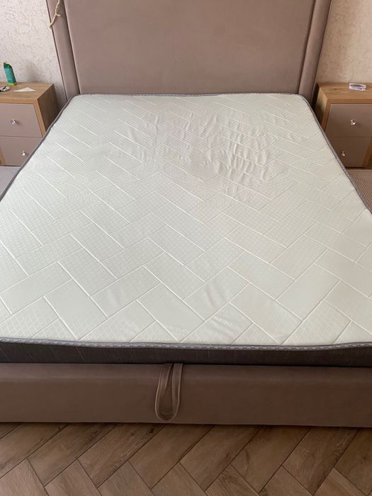 Матрас 1,6 на 2 м