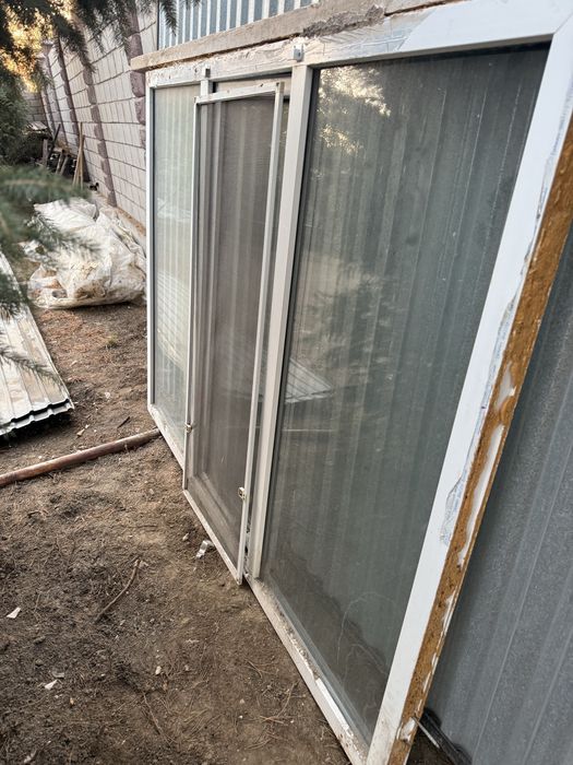 Продам окно и дверь окно в хорошем состоянии