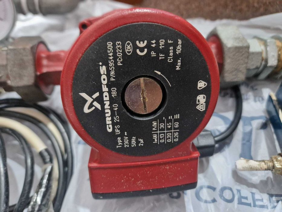 Помпа Grundfos, термометър, разширителен съд, чугунени радиатори