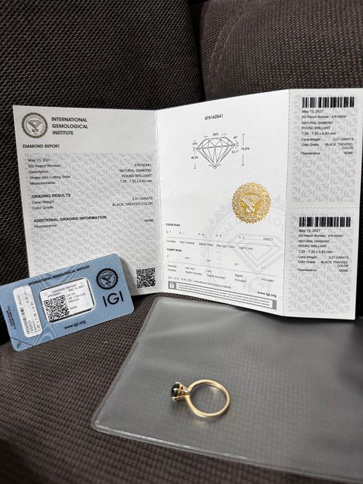 Vand inel diamant negru cu certificat IGI
