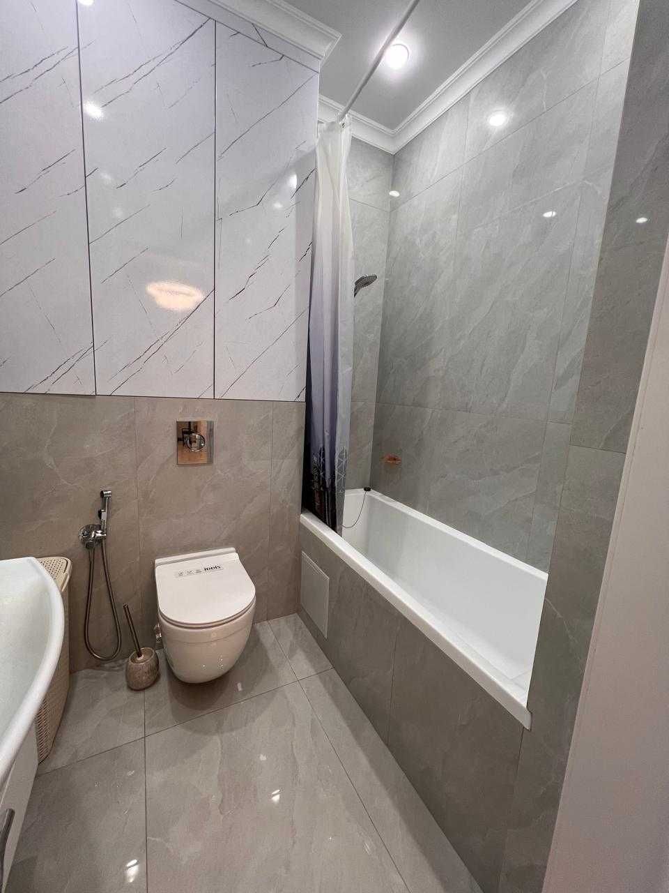Продам трехкомнатную в Жана Алтай