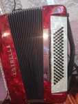 Vând acordeon Estrella