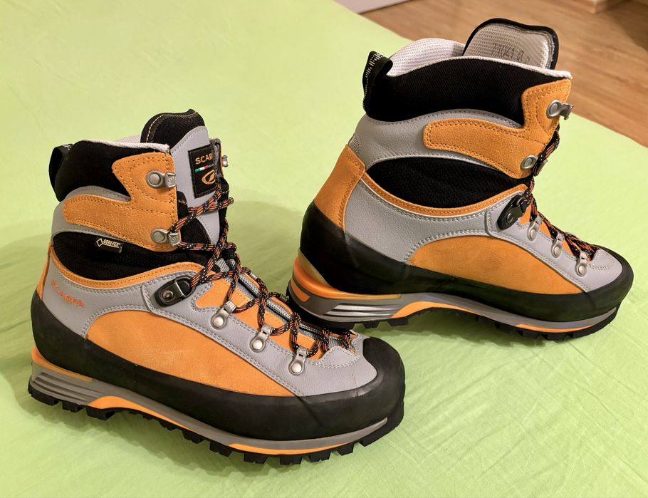 Scarpa номер 38 и номер 42,5, туристически обувки, планински боти