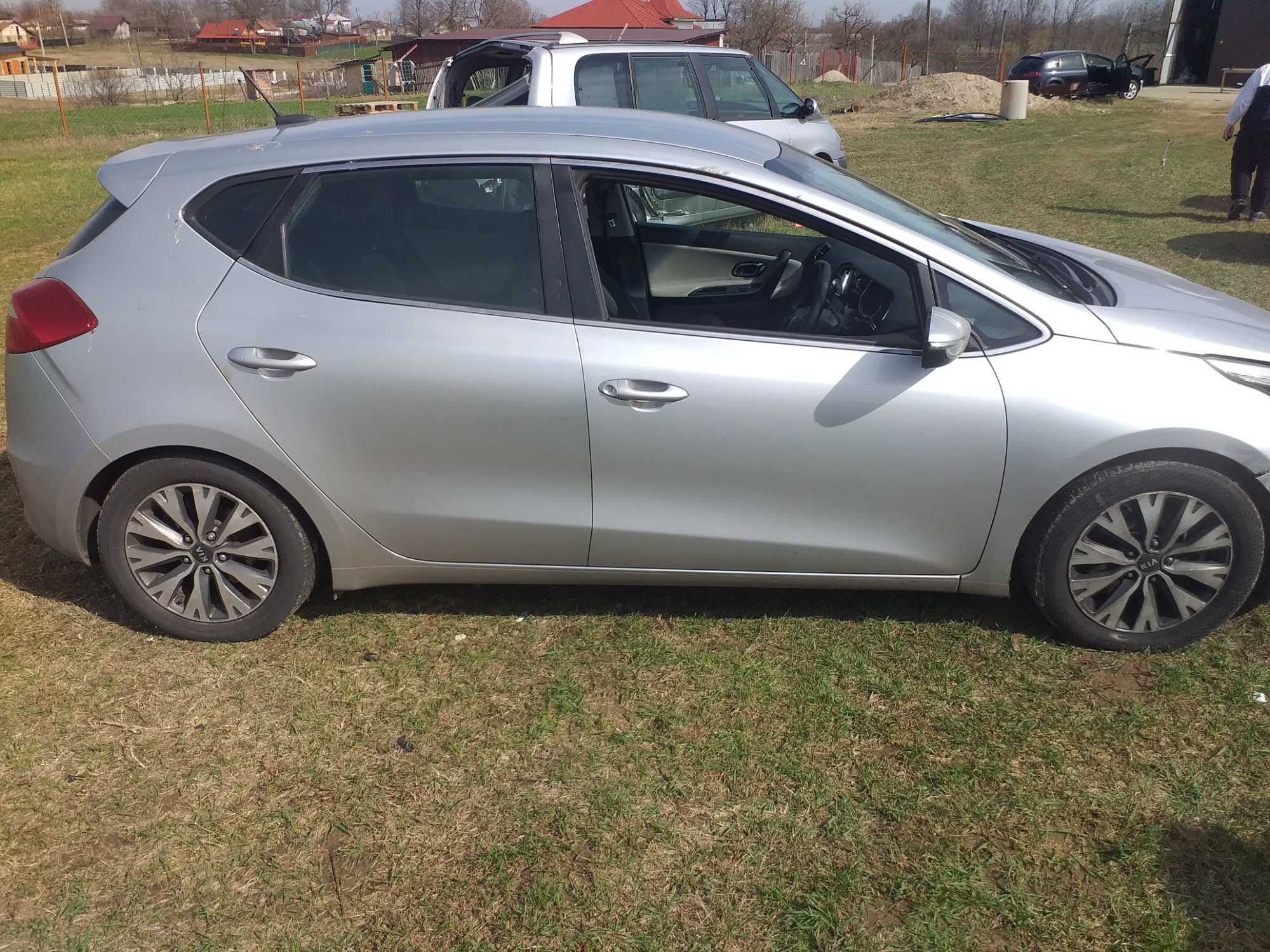 Dezmembrez KIA CEED  Facelift 2015 2016 2017 Motor 1.6 Diesel Crdi