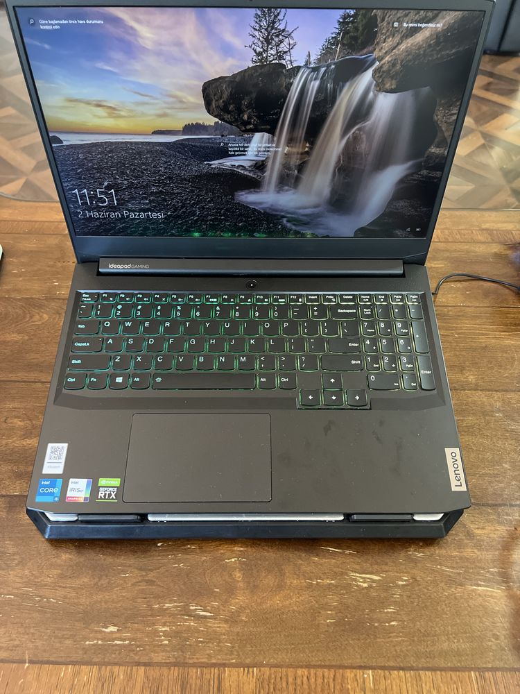 Laptop Lenovo i5 RTX 3050 +  cooler + geantă