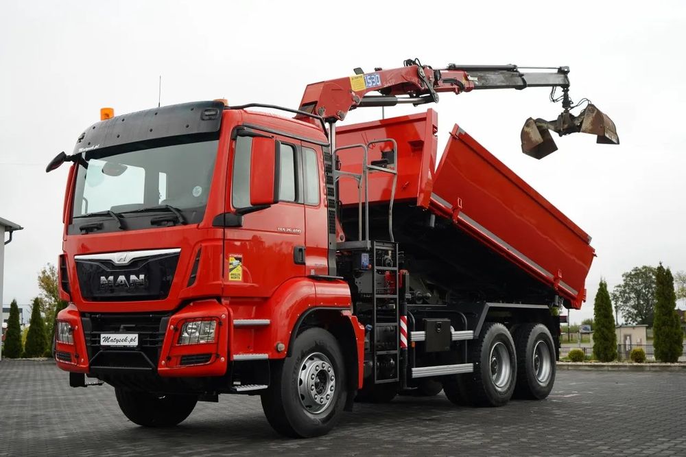 MAN TGS 26.400 / 6x4 / BASCULĂ DUBLĂ + HDS HMF 1530 K2 / HIDRODOXIE LATERALĂ / GRAPPER / TELECOMANDĂ / NAVIGAȚIE /