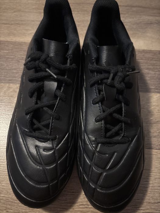 Ghete fotbal iarba-  Adidas- - marimea 42