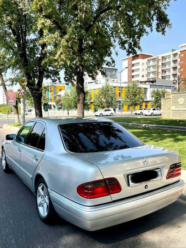 Mersedes-Benz Elegance 210 Srochno 1996