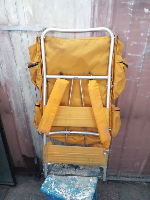 Rucsac cu cadru aluminiu.