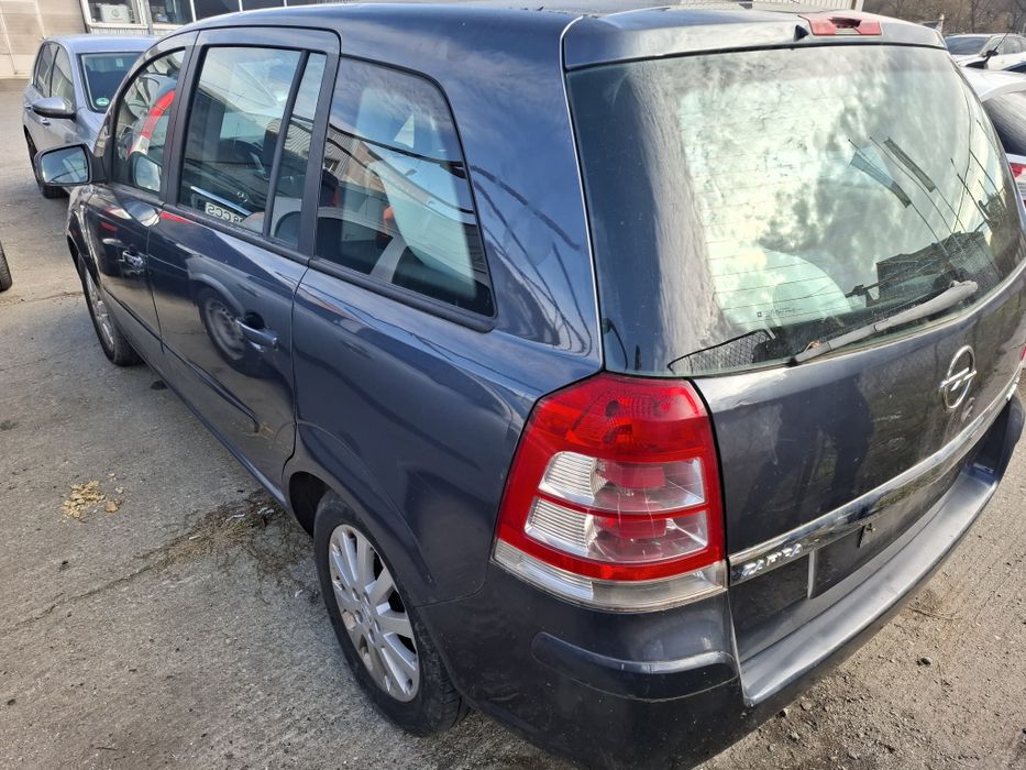 Dezmembrez Opel Zafira 1.7 cdti