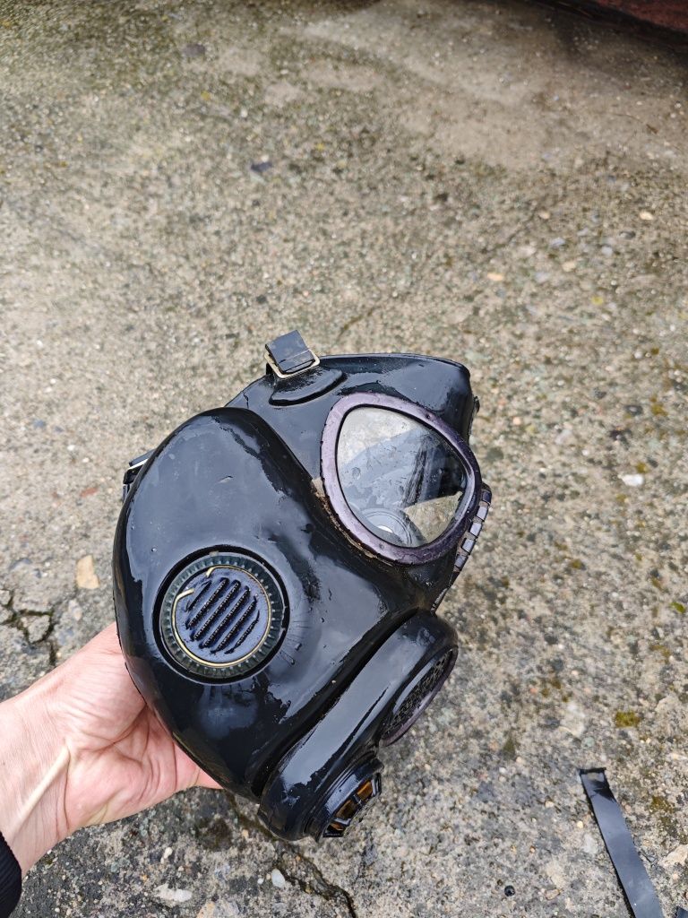 Военна противогазна маска
