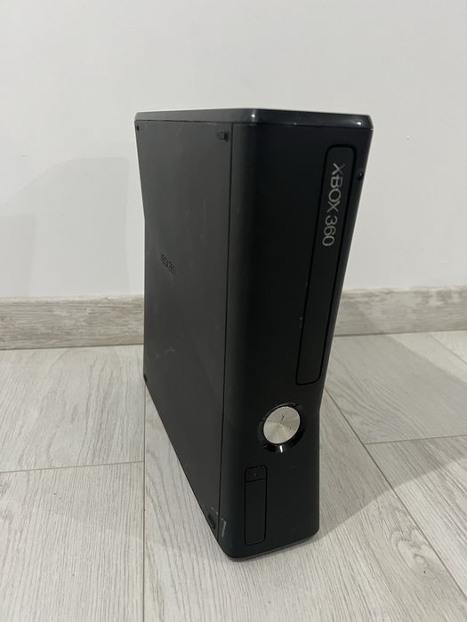 Consola XBOX 360 S, Sigiliu, fara HDD fara alimentator