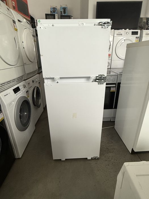 Хладилник за вграждане ELECTROLUX