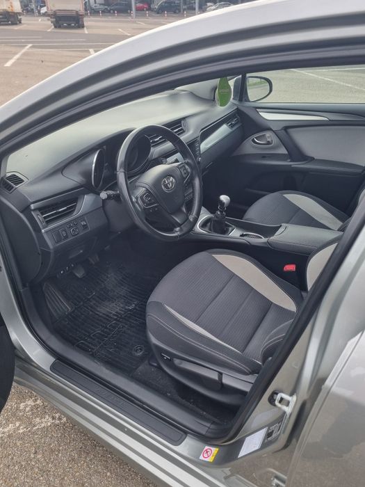 Toyota Avensis 2.0 D4