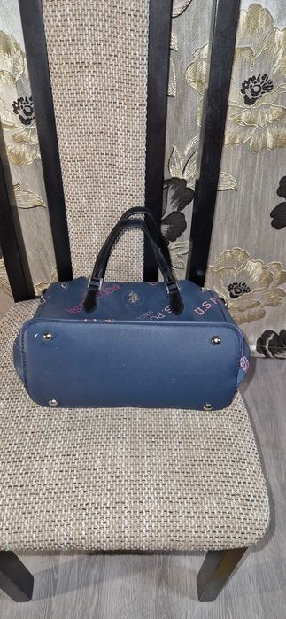 Vând geantă firmă, nouă fără eticheta