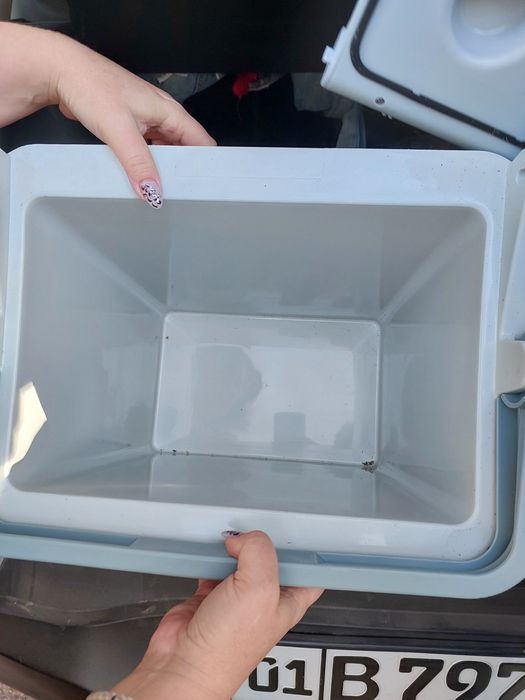 Автомобильный холодильник (автохолодильник)