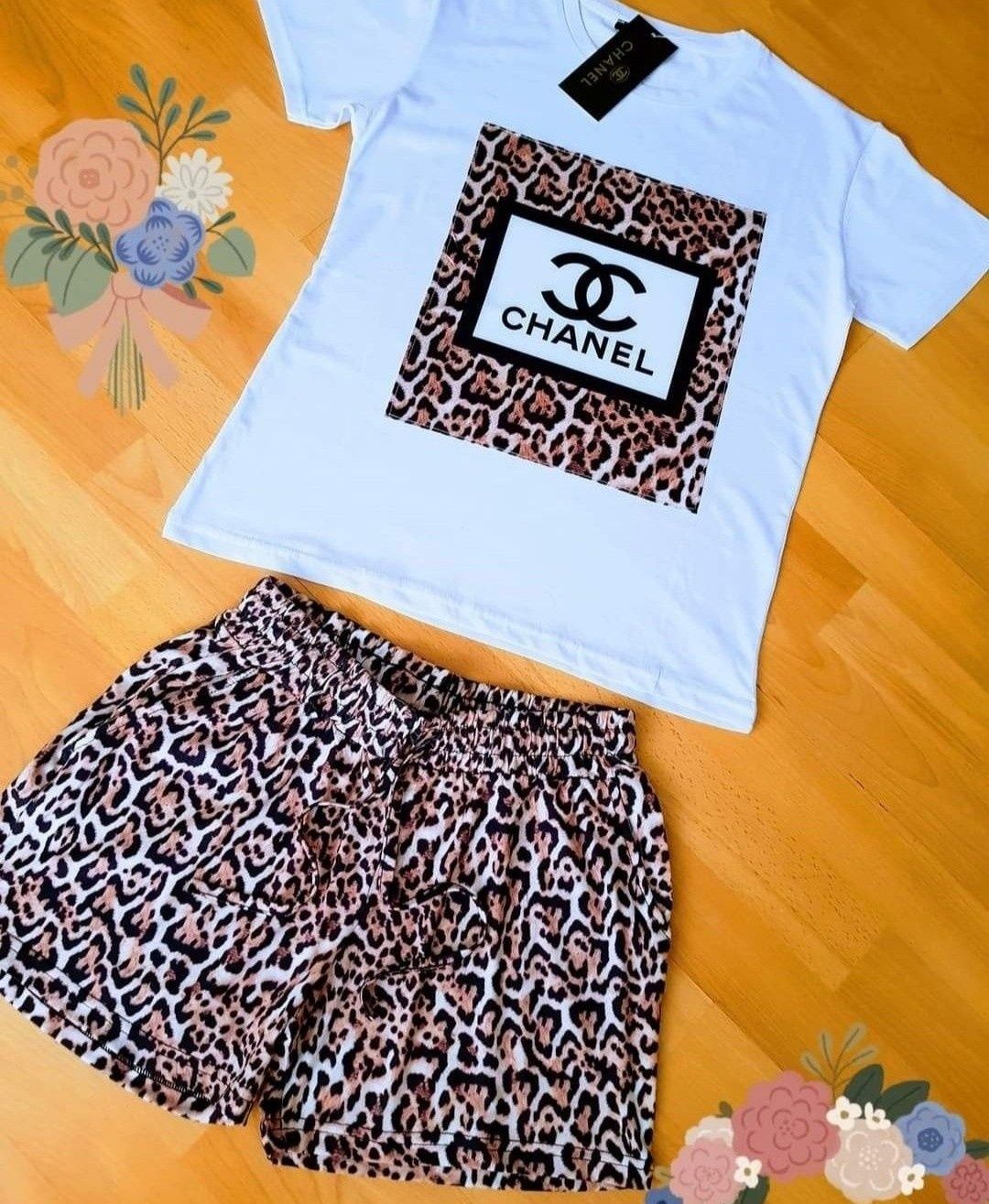 Compleu animal print, pantaloni scurti+tricou, new model, diverse mări