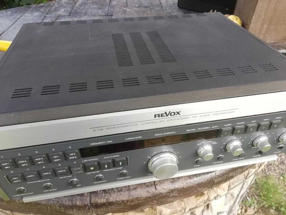 vand statie,preamplificator ,tuner,REVOX B739